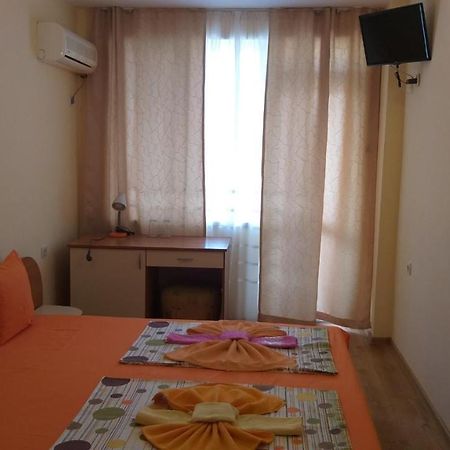 Ivanovi Guest House Приморсько Екстер'єр фото
