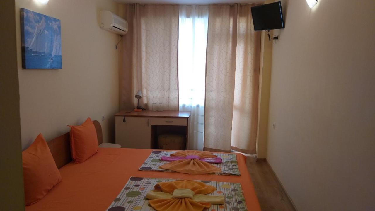 Ivanovi Guest House Приморсько Екстер'єр фото
