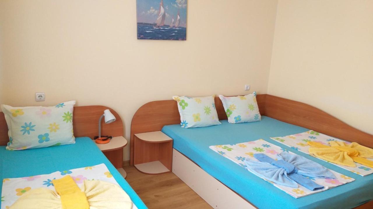 Ivanovi Guest House Приморсько Екстер'єр фото